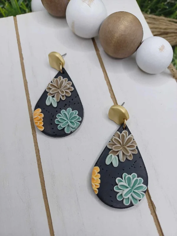 Christmas Wooden Decor Black Clay Style Floral Earrings