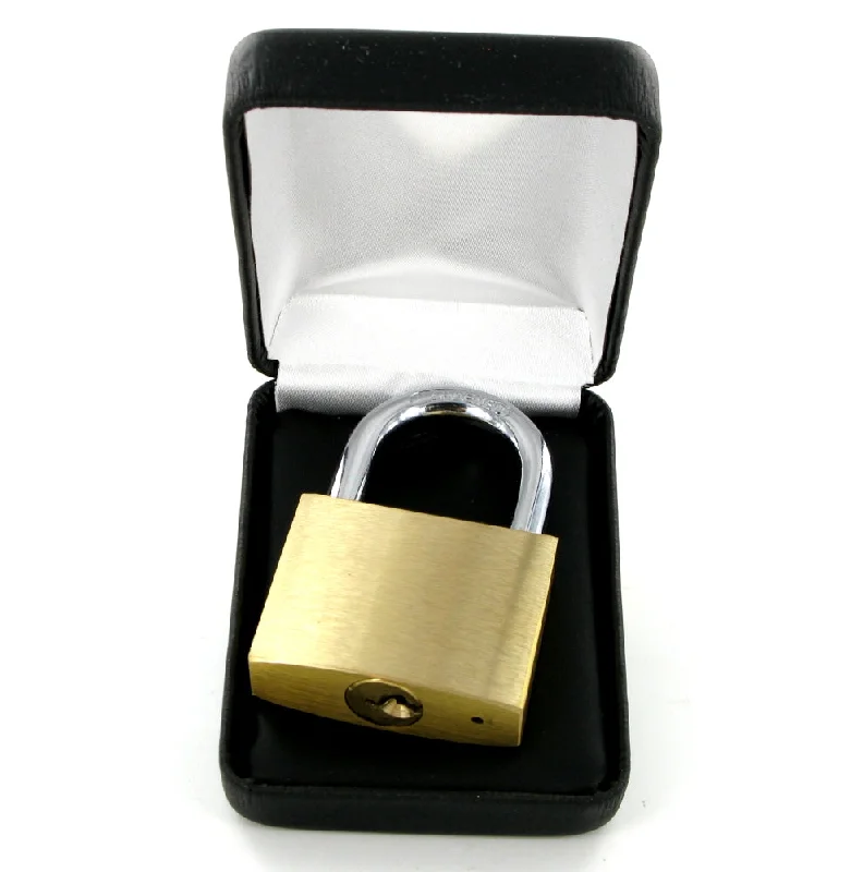 Christmas Snowfall Scene Love Lock Engraved Medium Padlock & Keys