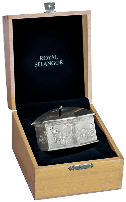 Christmas Cozy Weather Royal Selangor Coin Box with Wooden Case OE0634