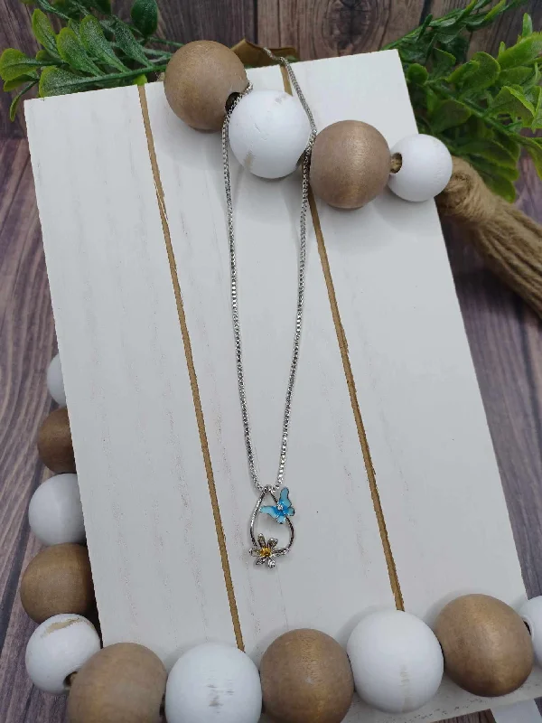 Christmas Beautiful Wreath Silver Teardrop Necklace w/ Butterfly & Flower