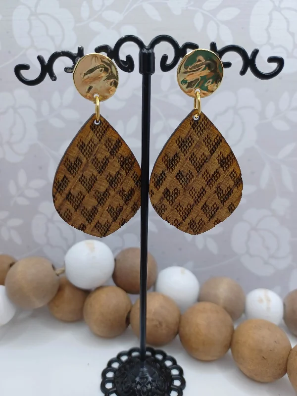 Christmas Twinkling Decorations Wooden Heart Engraved Earrings on a Gold Setting