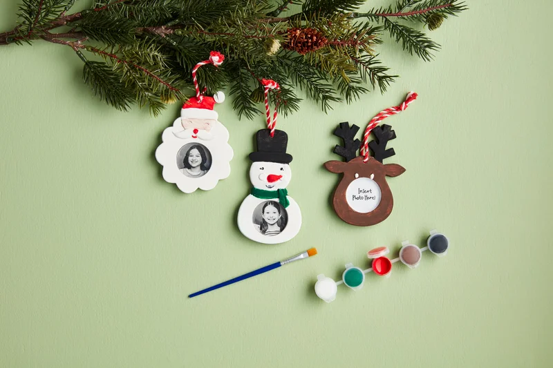 Christmas Garland Designs Paint-Me Photo Ornament Set