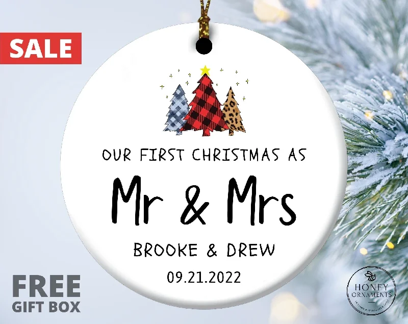 Christmas Beautiful Wreath Personalized Married Ornament, Our First Christmas Married as Mr and Mrs 2023, 1st Christmas Married Ornament, Just Married Wedding Gift