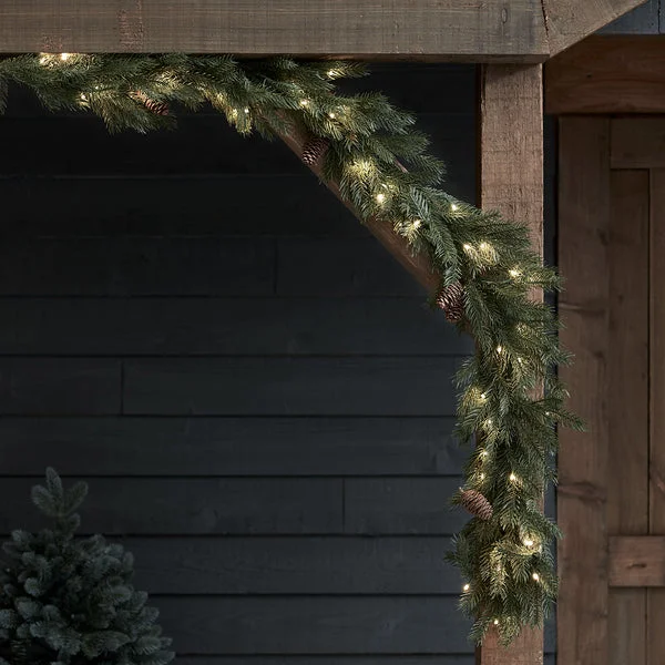 Christmas Midnight Feast Pre Lit Outdoor Christmas Garland